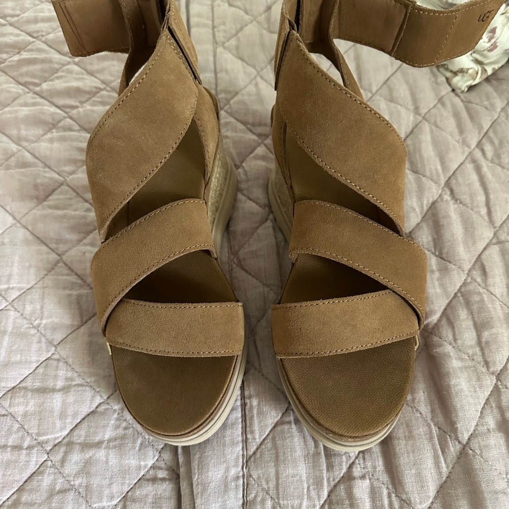 Women's Tan Strappy Sandals